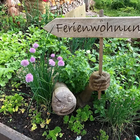 Gemuetliches Wohnstudio Im Wald, Auf Dem Rennsteig Naehe Apartament